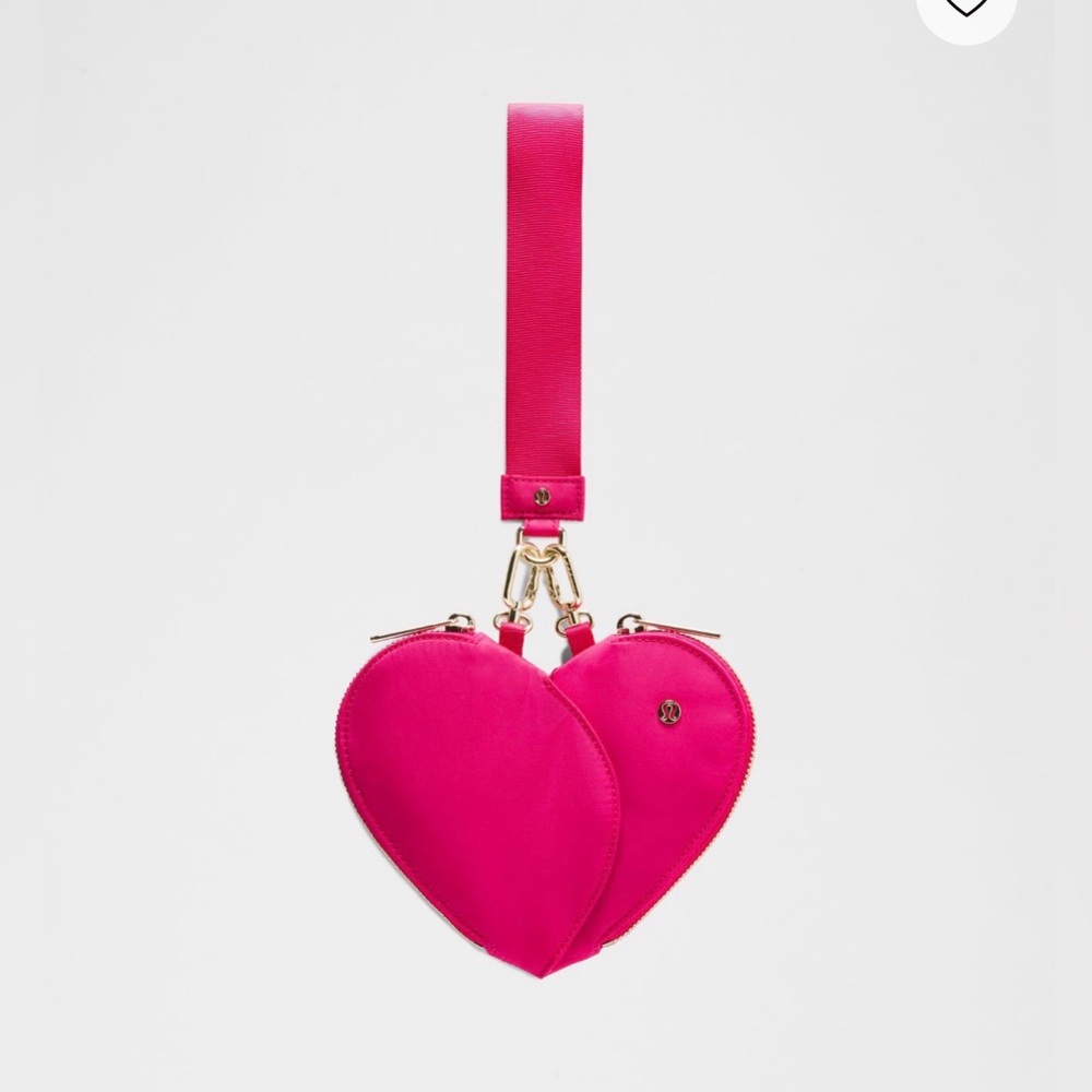 *NWT*Lululemon Heart Dual Pouch Wristlet - sold out item